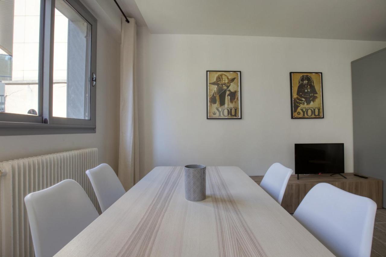 Charming Apartment In The Heart Of The 19Th Paris Exterior photo