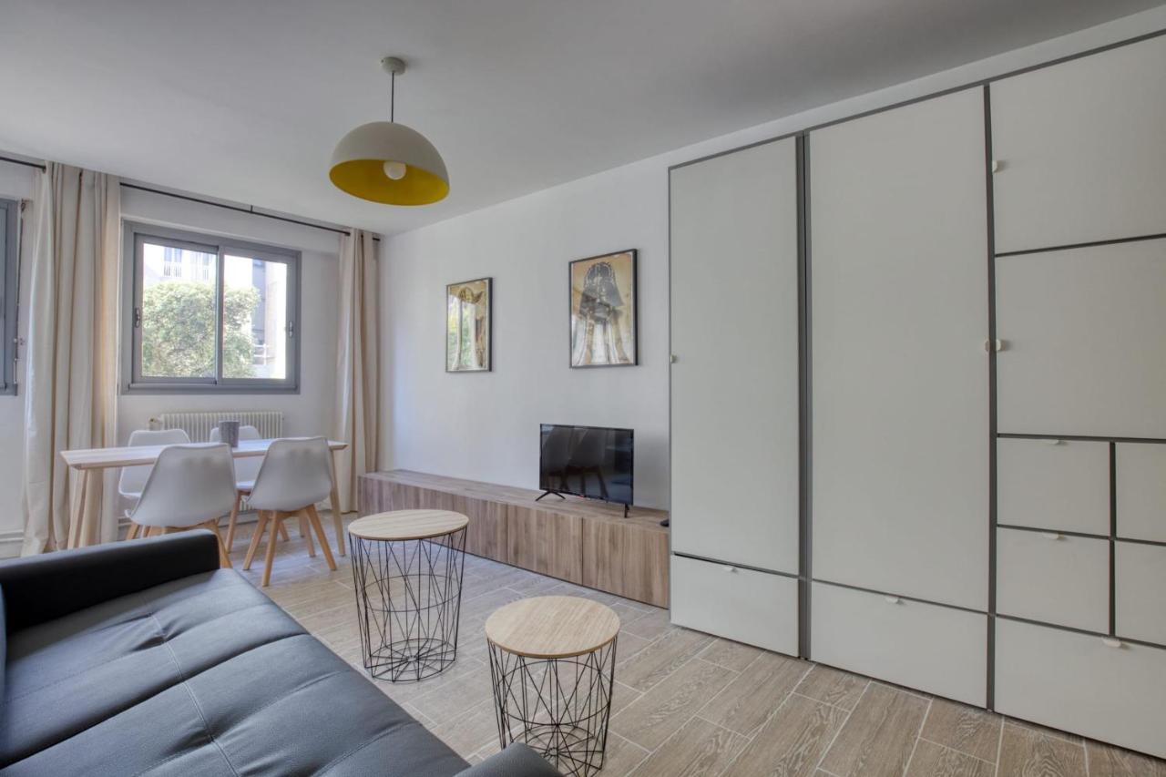 Charming Apartment In The Heart Of The 19Th Paris Exterior photo